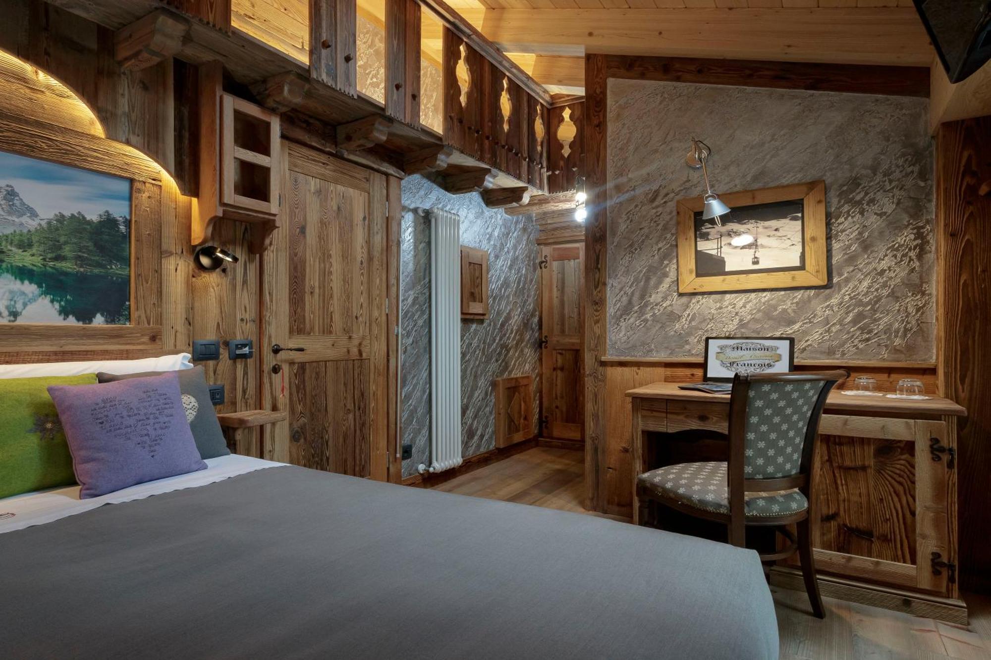 Chalet Matterhorn Francois - Central Ski Chalet With Spa And Breakfast, 100Mt Lift Breuil-Cervinia Eksteriør bilde
