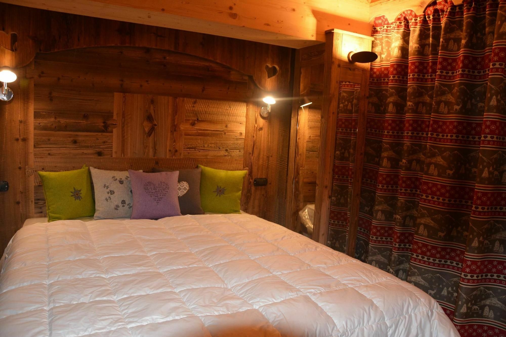 Chalet Matterhorn Francois - Central Ski Chalet With Spa And Breakfast, 100Mt Lift Breuil-Cervinia Eksteriør bilde